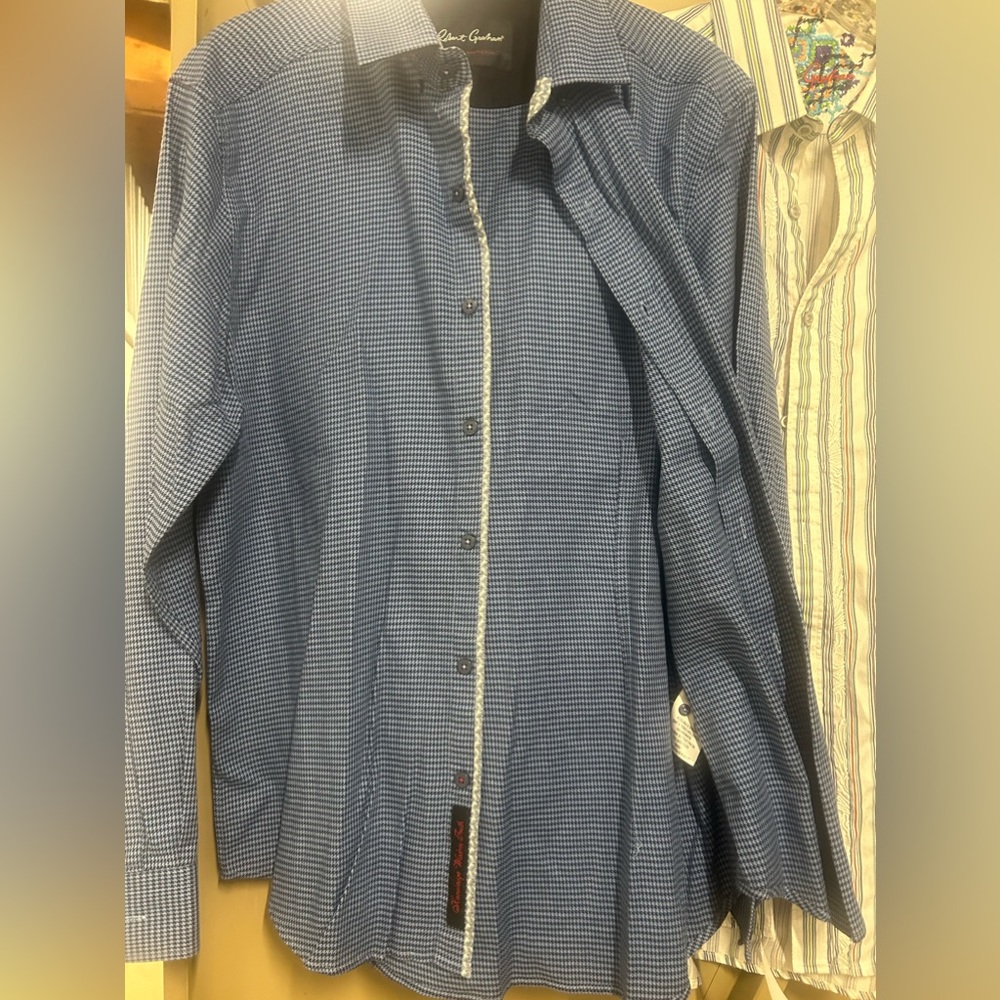 Robert Graham Button down - Picture 2 of 6